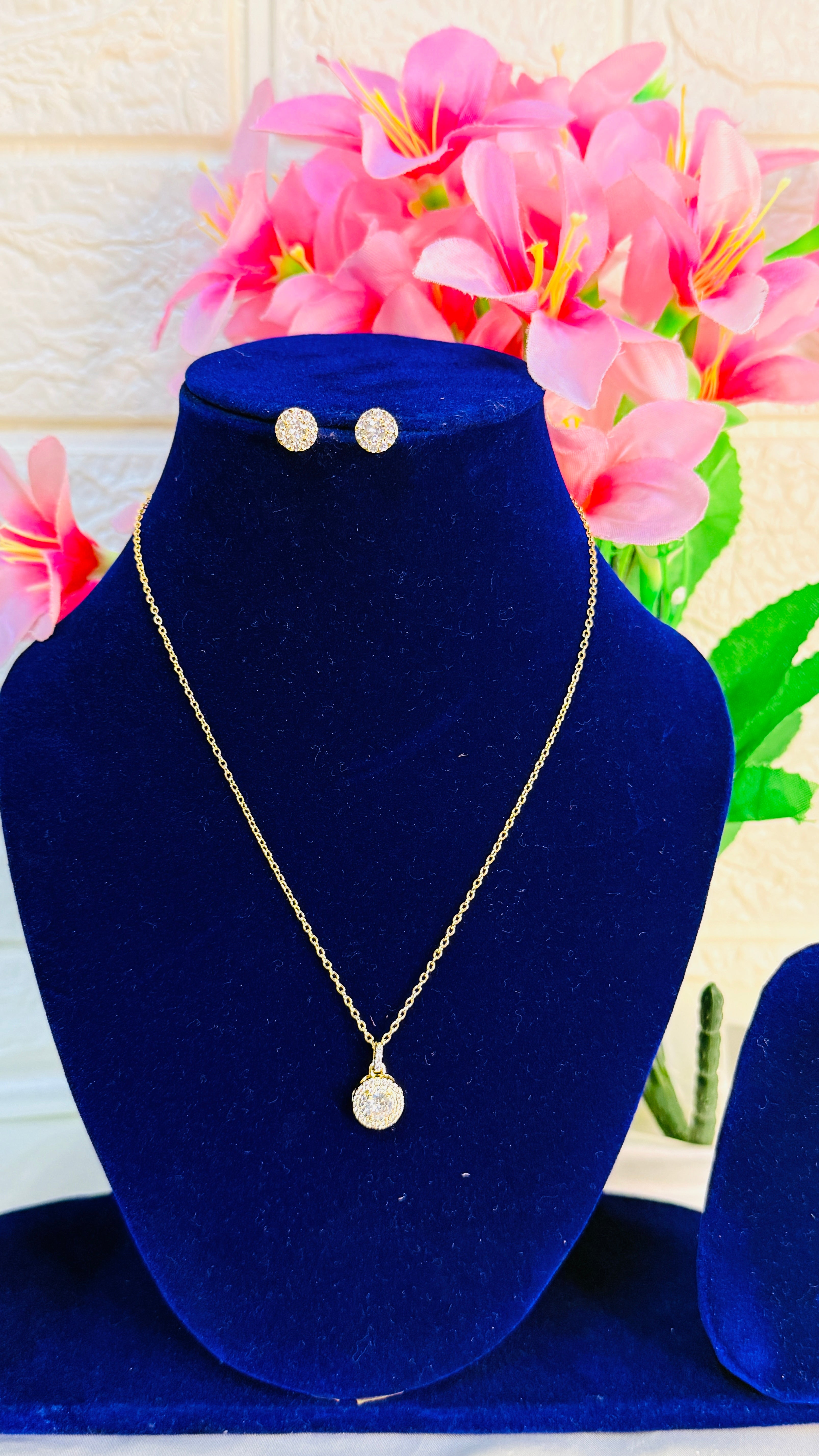 Aura Solitaire Antitarnish Necklace Set RJ310