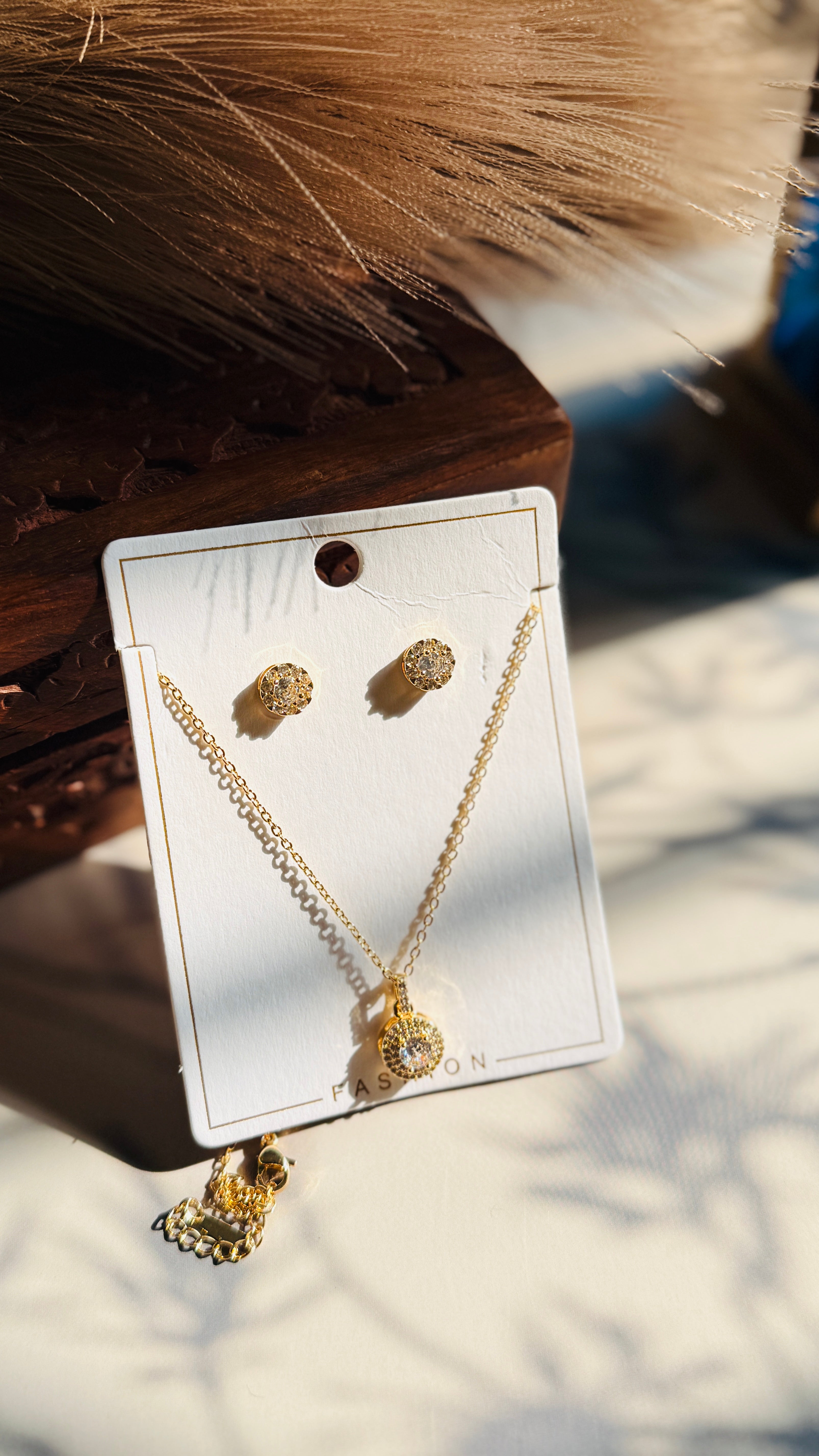Aura Solitaire Antitarnish Necklace Set RJ310