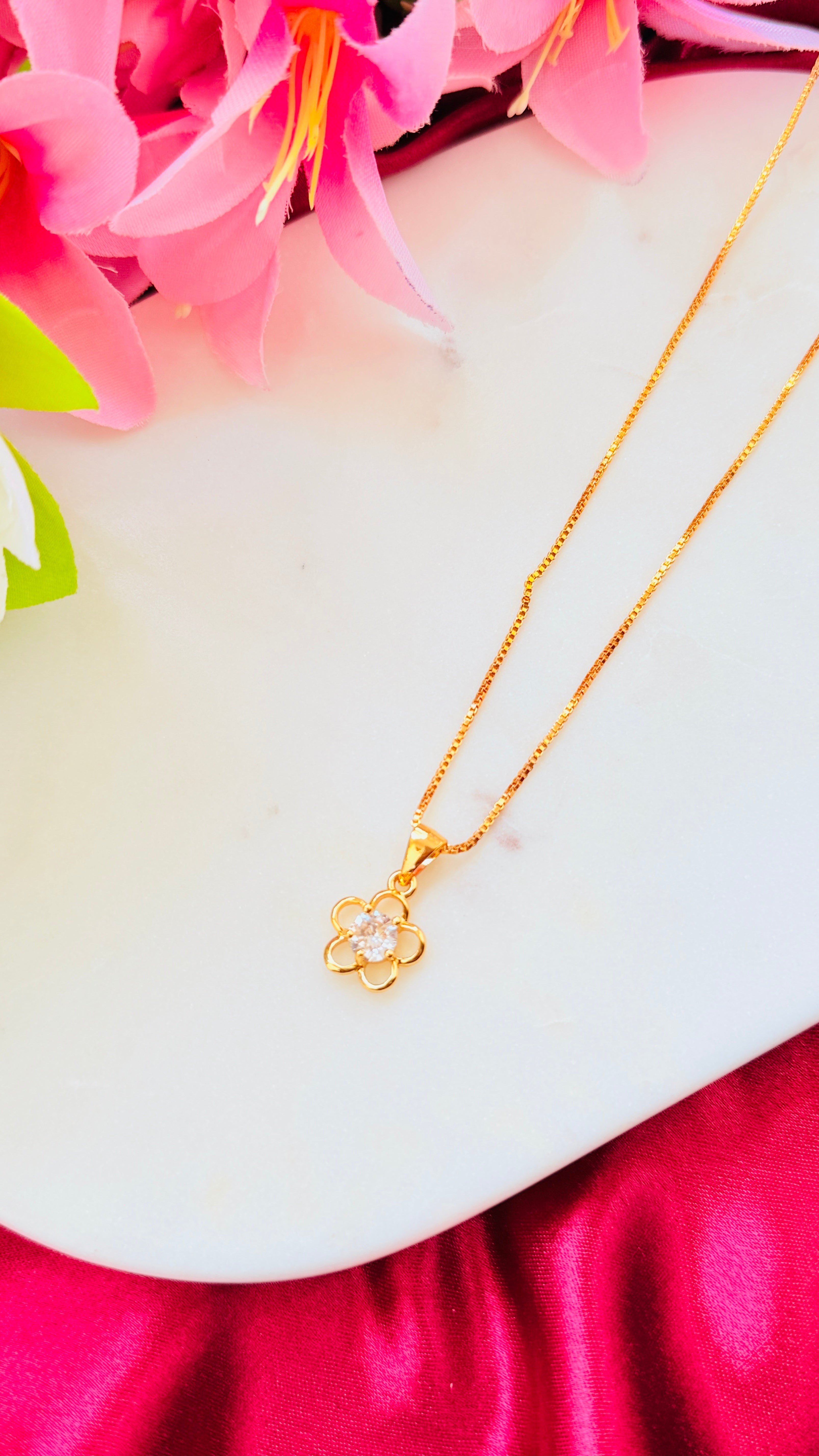 Daliya Diamond Pendant with Box Chain RJ272