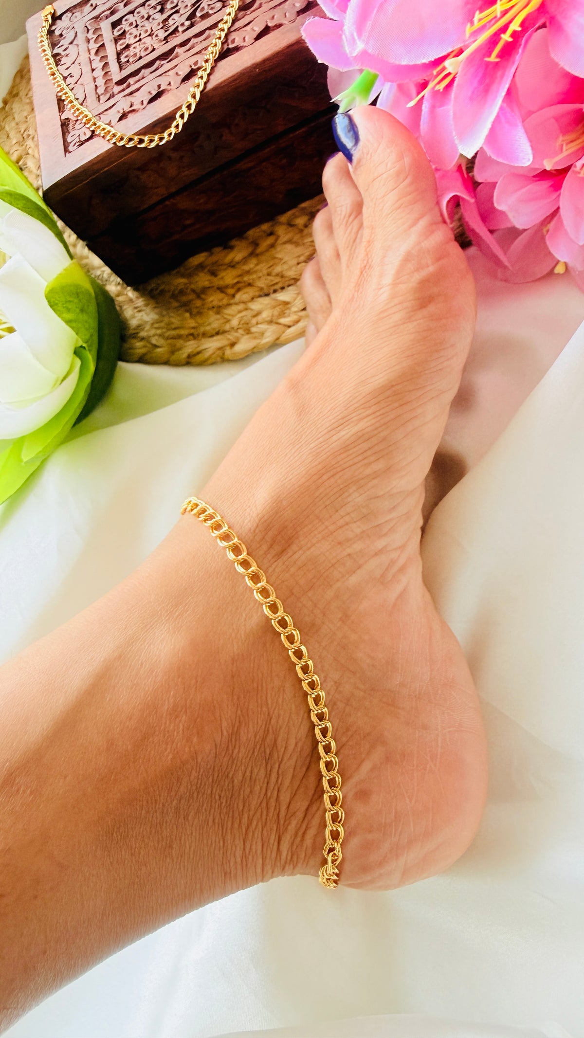 Sachin Loop Gold Plated Anklets RJ412