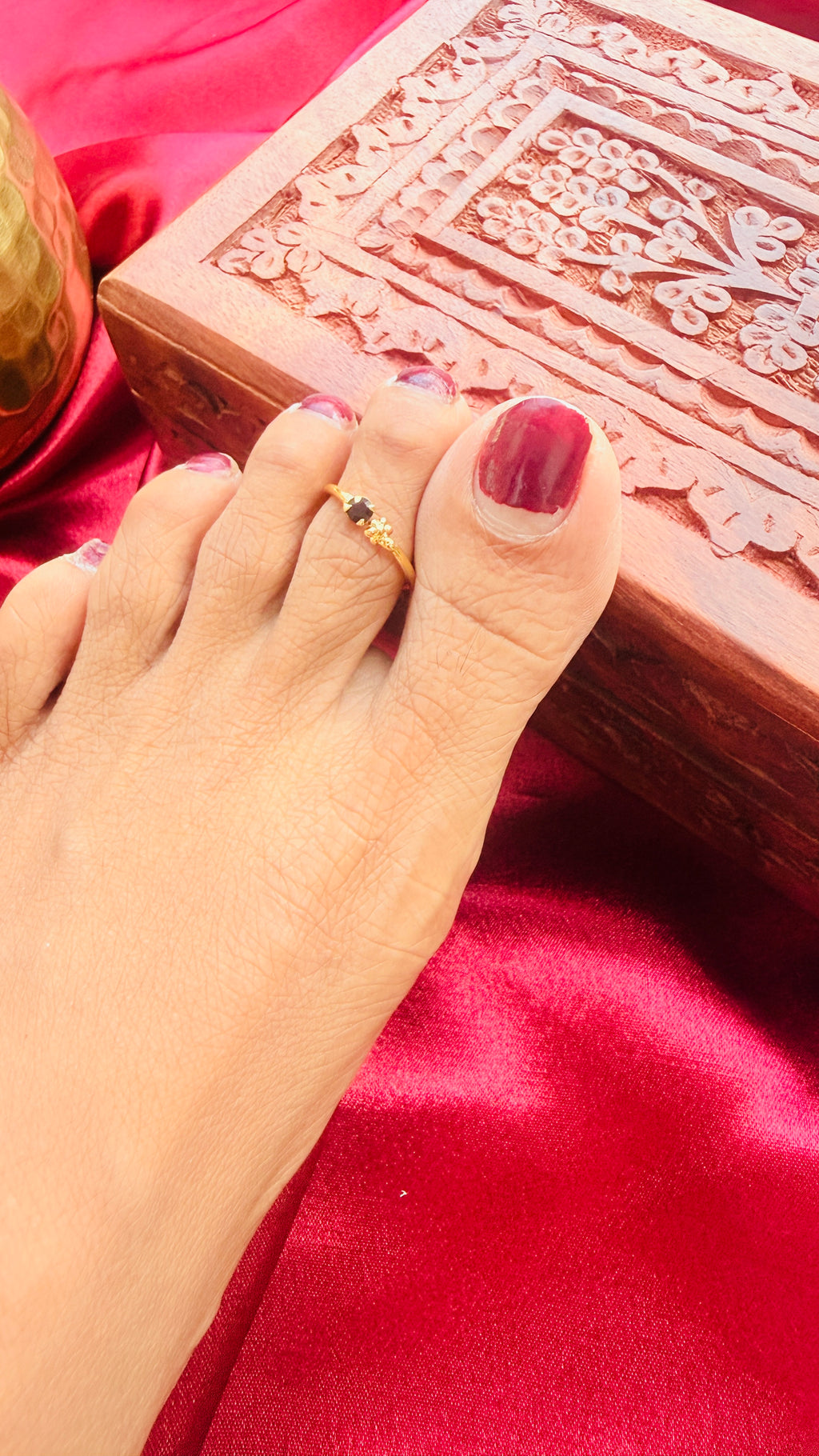 Poovu Stone Adjustable Toe Ring RJ389