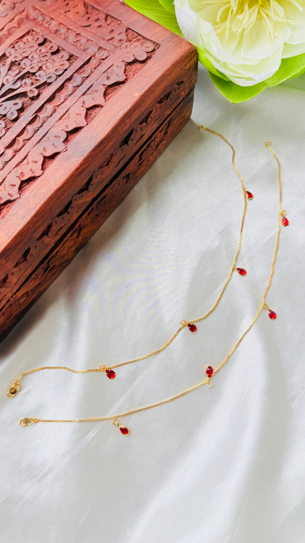 Red Crystal Hanging Gold Plated Anklets RJ401