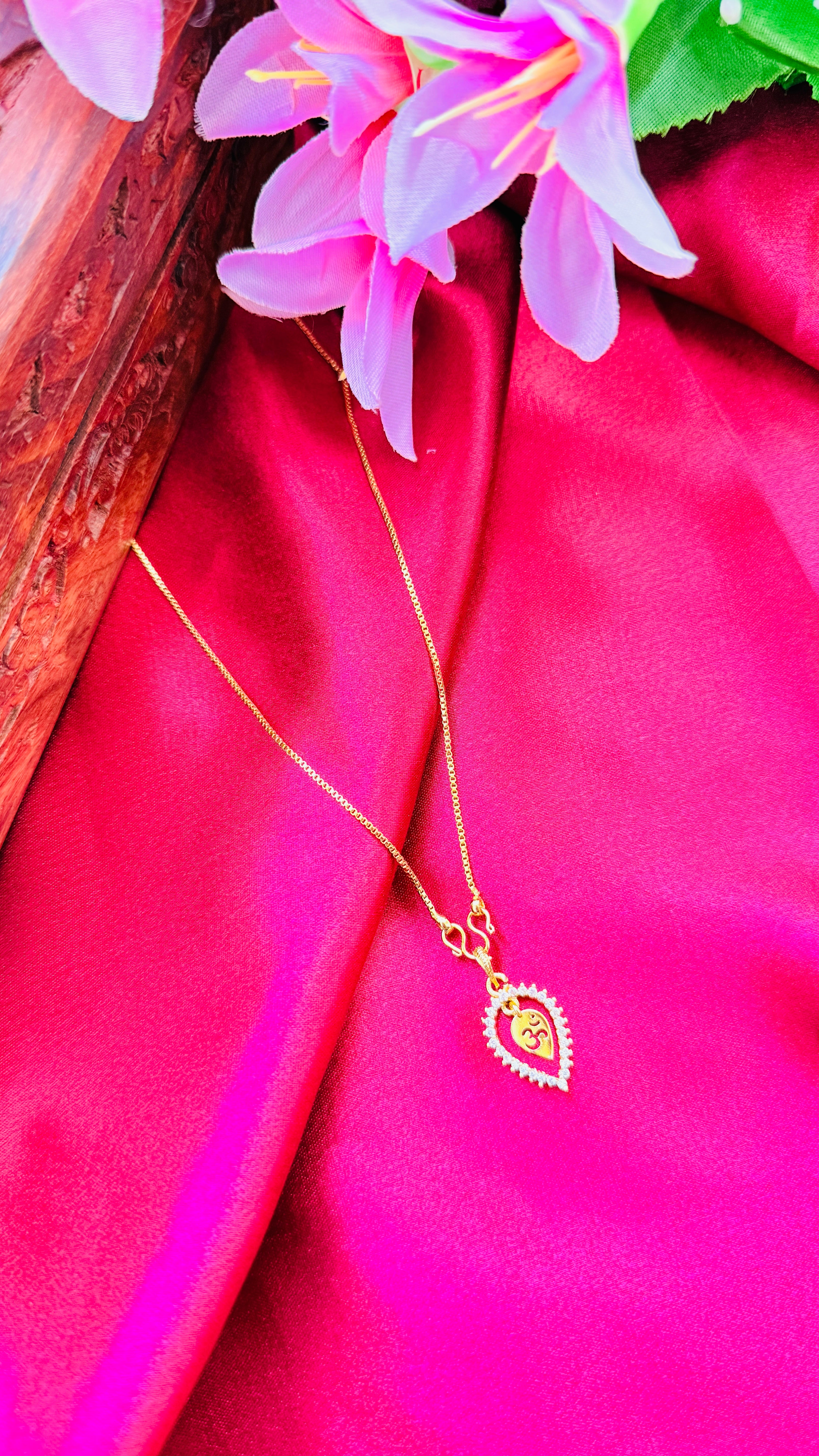 Gold Plated Diamond Thali with Box Chain RJ255
