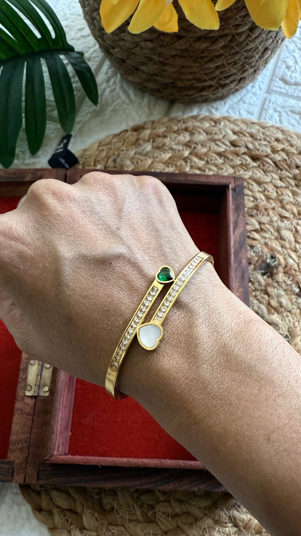 Emerald Kada Bracelets RJ39