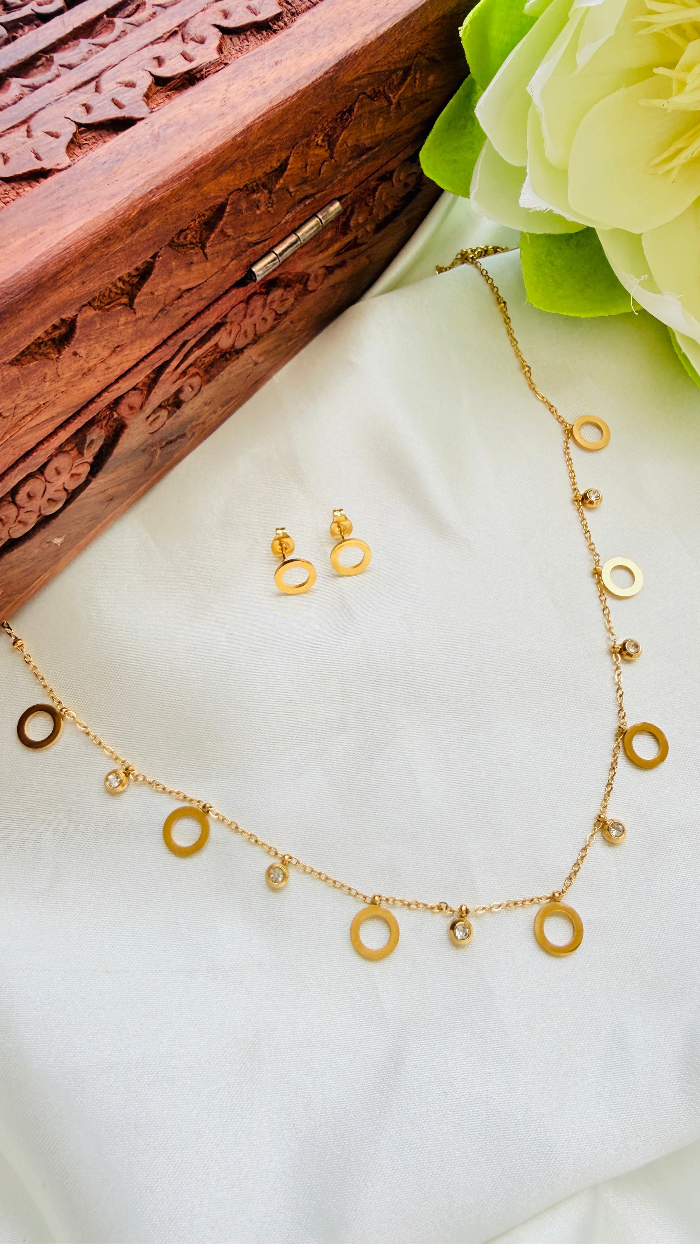 Circle Charm Anti Tarnish Stainless Steel Necklace Set RJ329