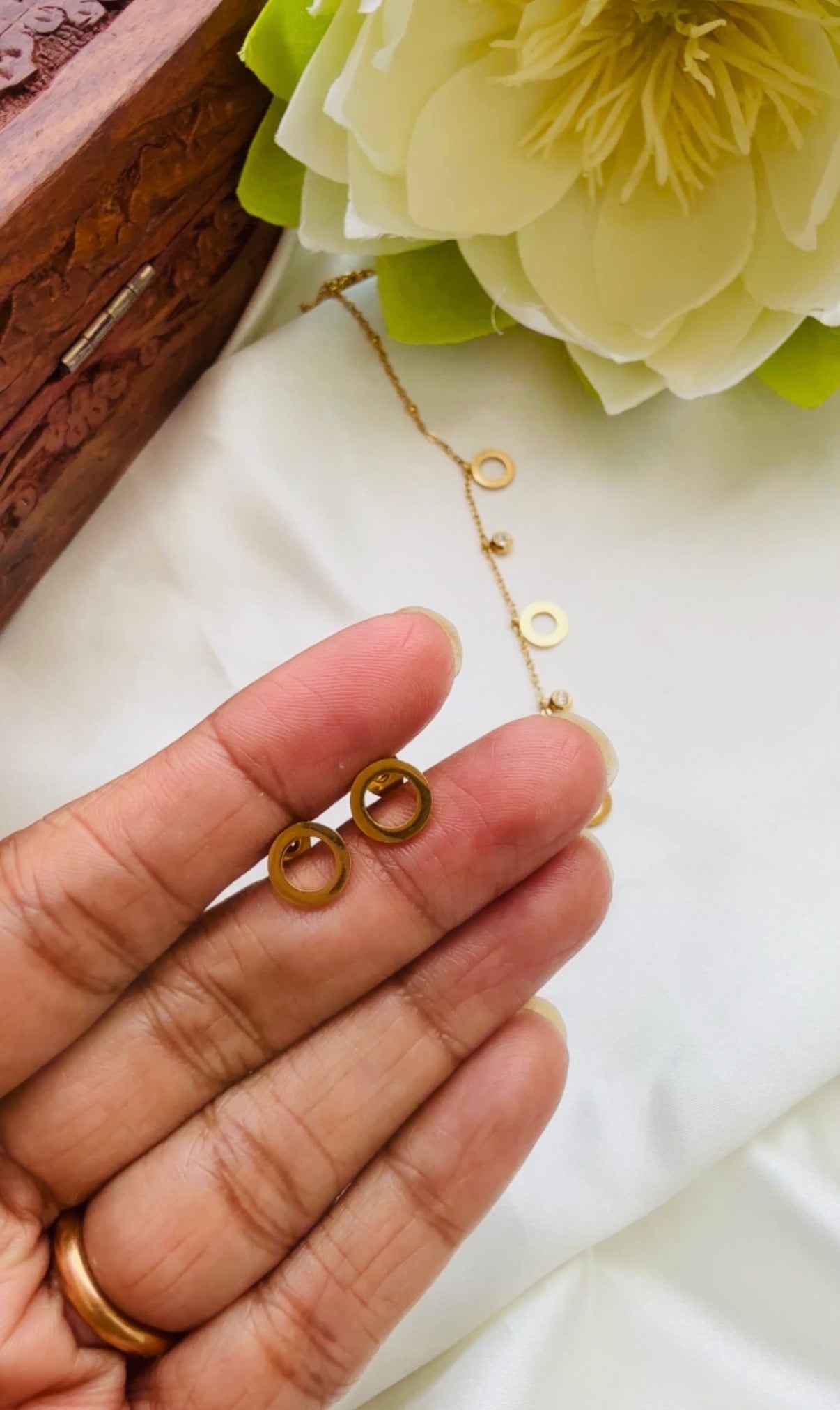 Circle Charm Anti Tarnish Stainless Steel Necklace Set RJ329